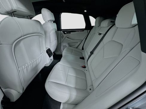New 2025 Porsche Macan AWD/4WD image 24