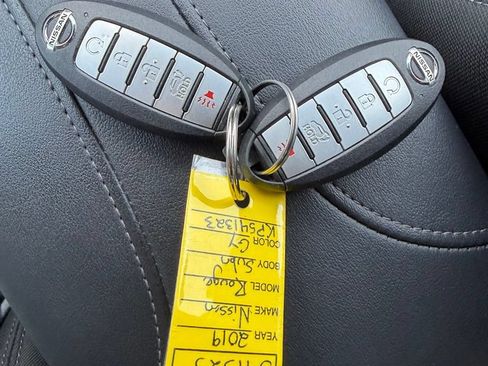 Used 2019 Nissan Rogue SV AWD/4WD image 11