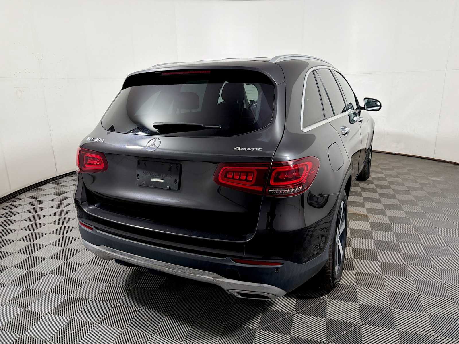 Used 2021 Mercedes-Benz GLC 300 4MATIC image 6