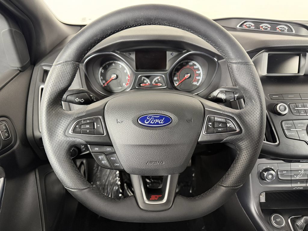 Used 2018 Ford Focus ST FWD image 27
