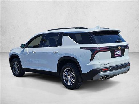 Used 2026 Chevrolet Traverse LT w/ Driver Confidence Package FWD image 8