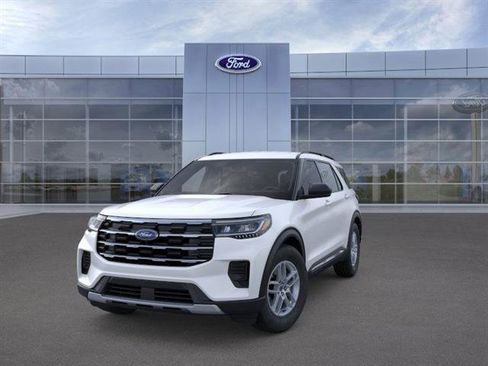 New 2025 Ford Explorer Active image 2