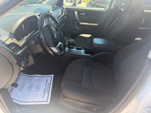 Used 2017 Chevrolet Traverse LT w/ Traveler's Package AWD/4WD image 10