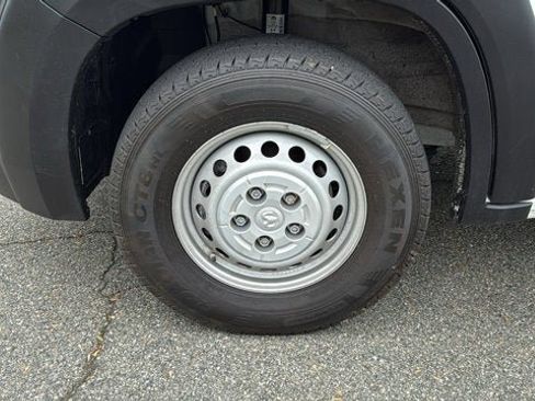 Used 2025 RAM ProMaster 2500 w/ Convenience Group FWD image 11