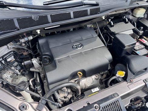 Used 2016 Toyota Sienna LE image 14