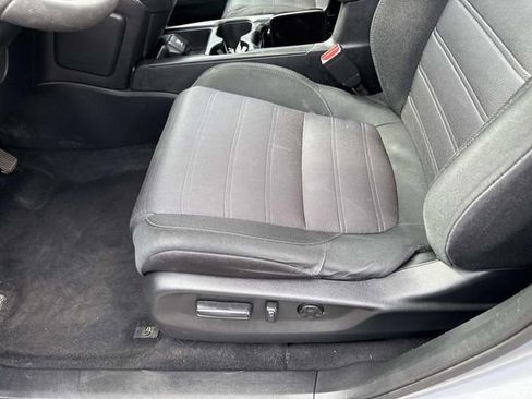 Used 2018 Honda CR-V EX image 12