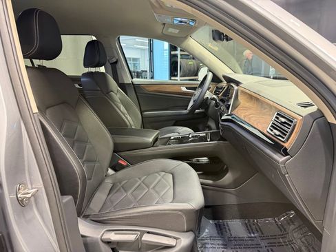 Used 2024 Volkswagen Atlas SE image 29