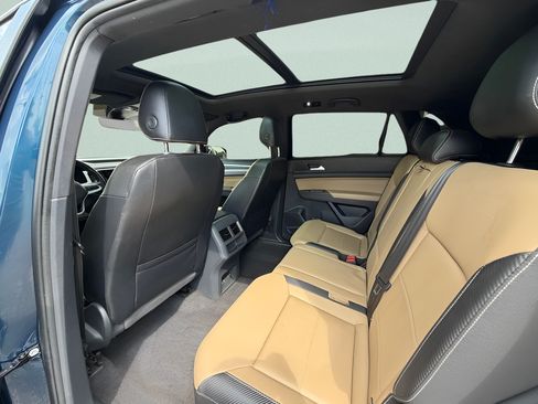 Used 2022 Volkswagen Atlas Cross Sport SEL R-Line AWD/4WD image 22