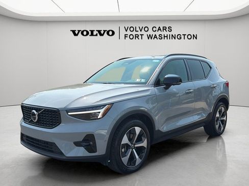 Certified 2026 Volvo XC40 B5 Plus AWD/4WD image 1