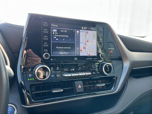 Used 2022 Toyota Highlander Limited AWD/4WD image 12