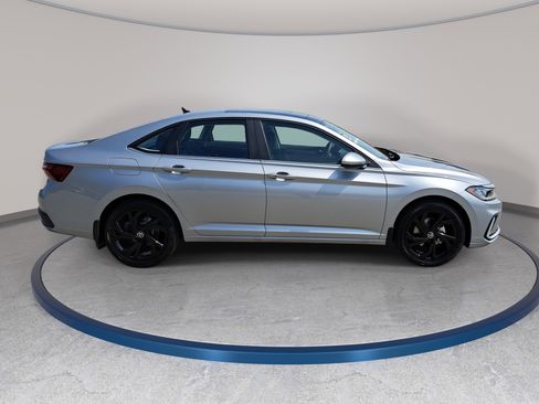 New 2026 Volkswagen Jetta SE image 4