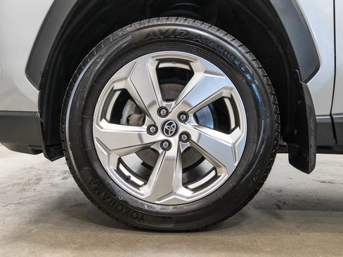Used 2021 Toyota RAV4 XLE Premium AWD/4WD image 11