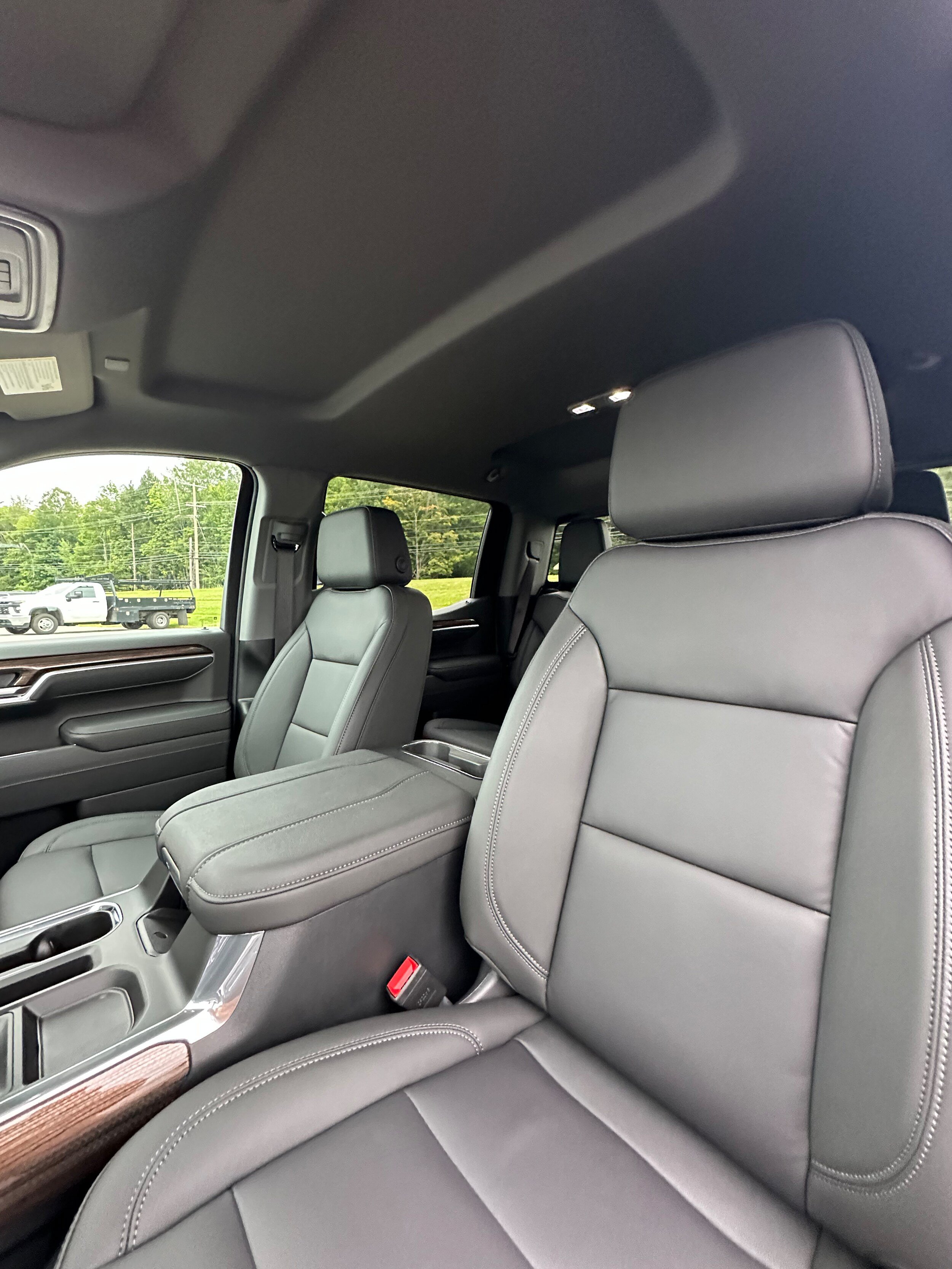 New 2026 Chevrolet Silverado 1500 RST w/ Z71 Off-Road Package AWD/4WD image 13