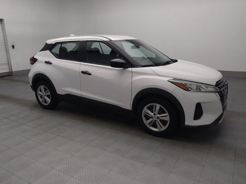 Used 2021 Nissan Kicks S FWD image 11