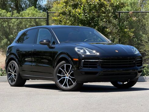 Certified 2023 Porsche Cayenne Platinum Edition AWD/4WD image 8