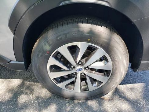 Used 2025 Subaru Outback Premium image 20