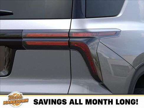 New 2026 Chevrolet Traverse LT w/ Driver Confidence Package image 11