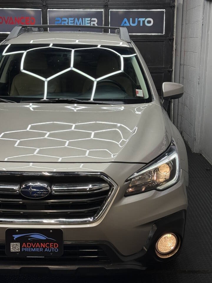 Used 2018 Subaru Outback 2.5i Premium w/ Popular Package #1 AWD/4WD image 3