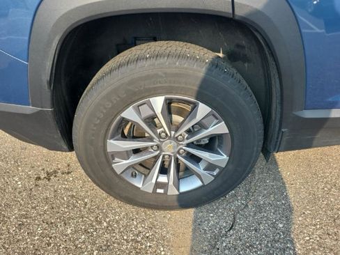 Used 2025 Chevrolet Equinox LT w/ Safety and Technology Package FWD image 10