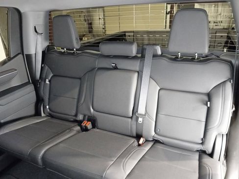 Used 2026 GMC Sierra 1500 SLT image 13