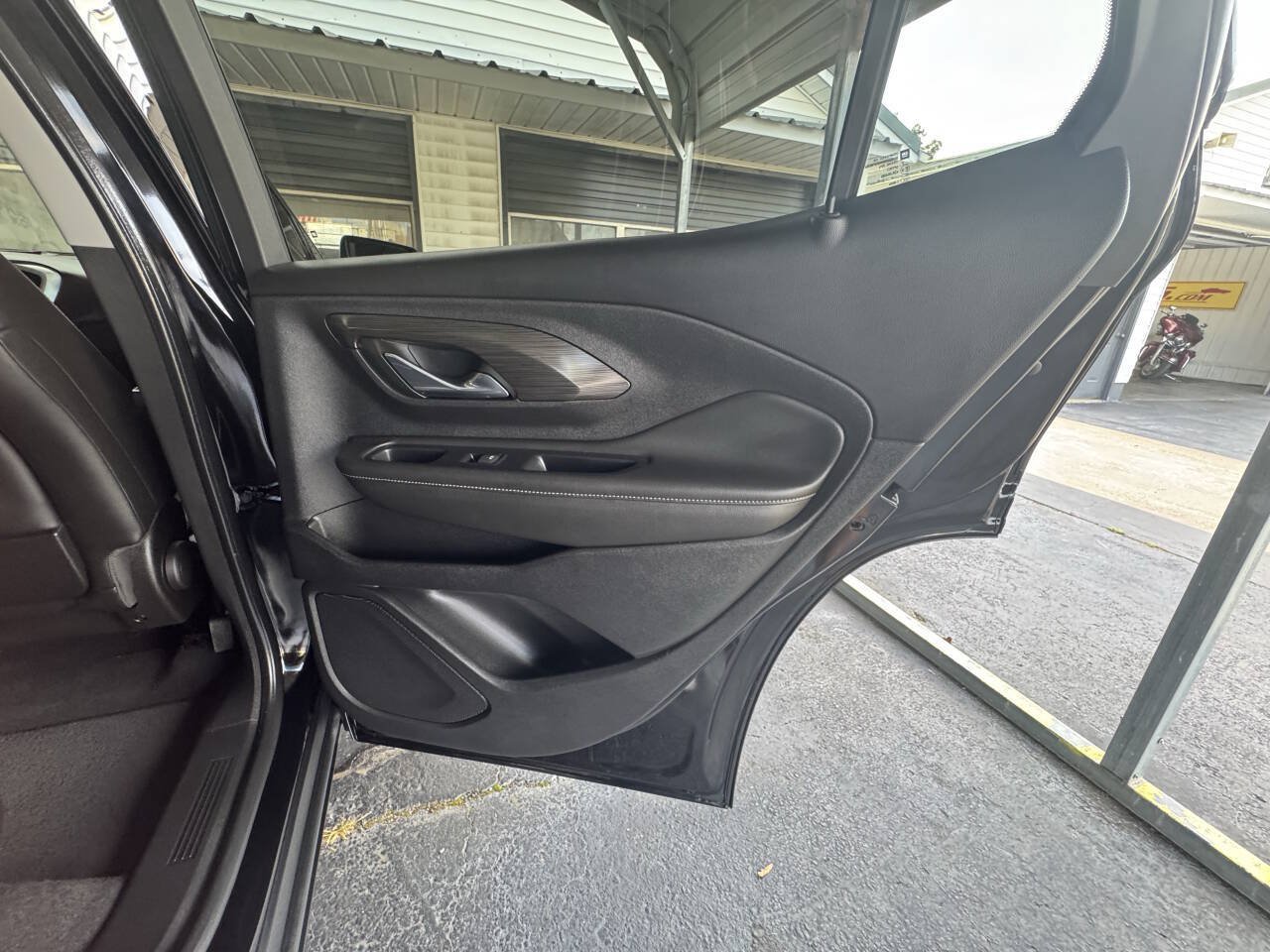 Used 2023 GMC Terrain SLT w/ Tech Package FWD image 42