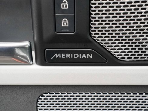 Used 2023 Land Rover Defender 130 First Edition image 10