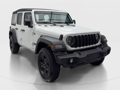 Used 2025 Jeep Wrangler Unlimited Sport AWD/4WD image 2