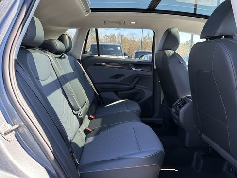 New 2026 Volkswagen Tiguan SE FWD image 16