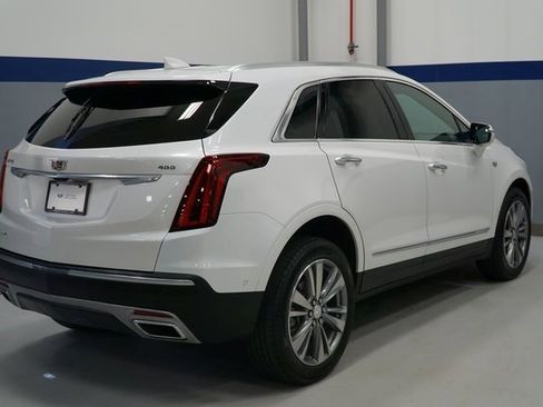 Certified 2022 Cadillac XT5 Premium Luxury w/ Technology Package image 5