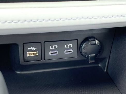 Certified 2026 Toyota Highlander Platinum AWD/4WD image 27