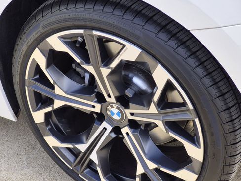 Certified 2025 BMW 330i Sedan w/ Premium Package image 7