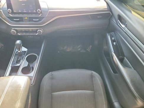 Certified 2023 Nissan Altima 2.5 SV image 13