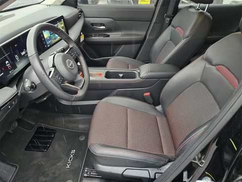 Used 2025 Nissan Kicks SR image 14