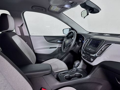 Used 2022 Chevrolet Equinox LS w/ LS Convenience Package image 34