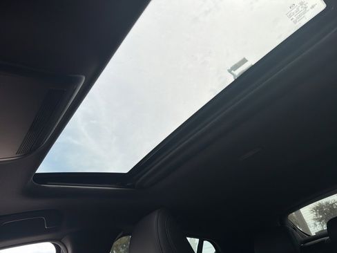 Used 2021 MAZDA MAZDA3 s image 23