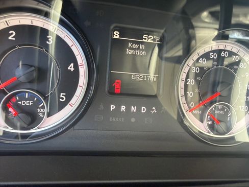 Used 2017 RAM 2500 Tradesman w/ Chrome Appearance Group image 7