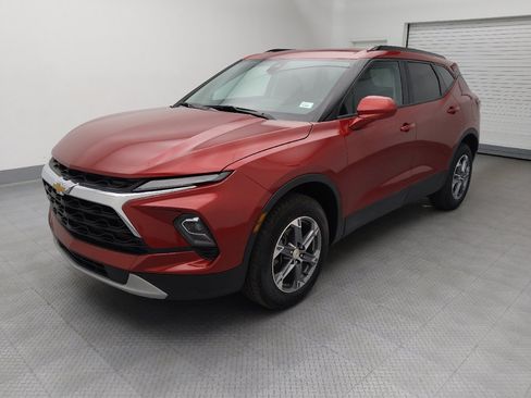 Used 2024 Chevrolet Blazer LT w/ Convenience Package FWD image 2