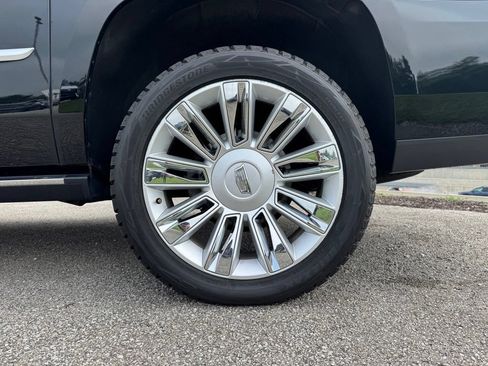 Used 2018 Cadillac Escalade ESV Platinum AWD/4WD image 15
