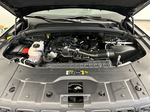 Used 2025 Jeep Grand Cherokee Altitude image 34