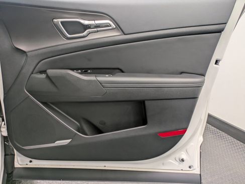 Used 2025 Kia Sportage EX w/ EX Premium Package image 27