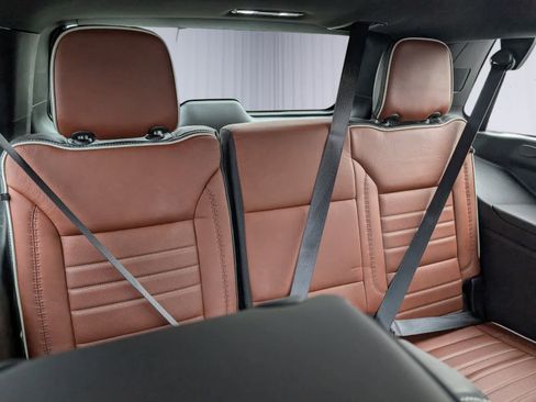 Certified 2024 GMC Yukon Denali Ultimate image 12