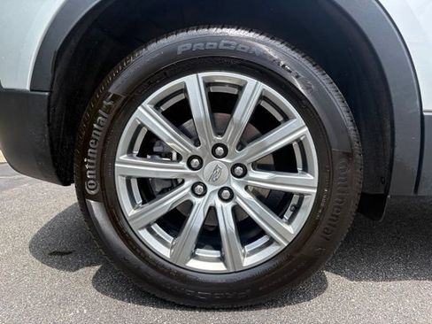 Used 2021 Cadillac XT4 Premium Luxury w/ Cold Weather Package FWD image 15
