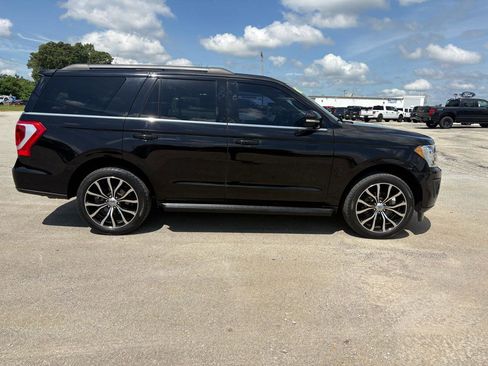 Used 2019 Ford Expedition XLT w/ Equipment Group 201A AWD/4WD image 2