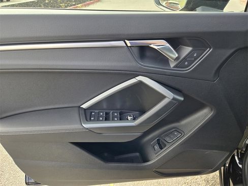 New 2025 Audi Q3 2.0T Premium image 17