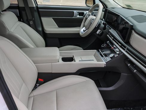 Used 2026 Hyundai Santa Fe SEL FWD image 19