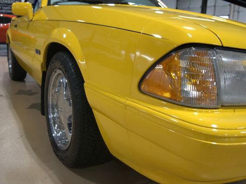 Used 1993 Ford Mustang LX image 33