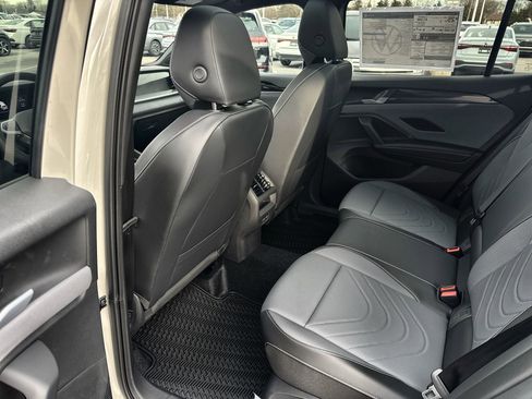 New 2026 Volkswagen Tiguan SE R-Line image 22
