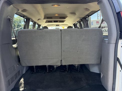 Used 2014 Chevrolet Express 2500 LT w/ LT Preferred Equipment Group RWD image 20