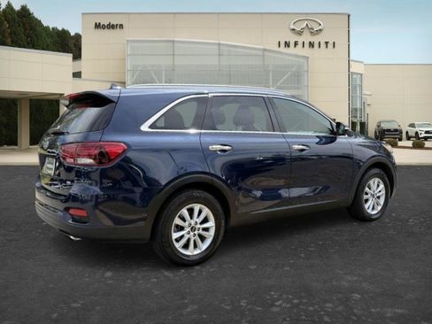 Used 2019 Kia Sorento LX w/ LX Convenience Package image 5