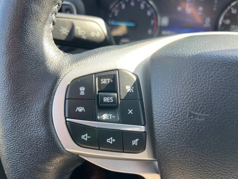 Certified 2022 Ford Explorer XLT w/ Equipment Group 202A image 17